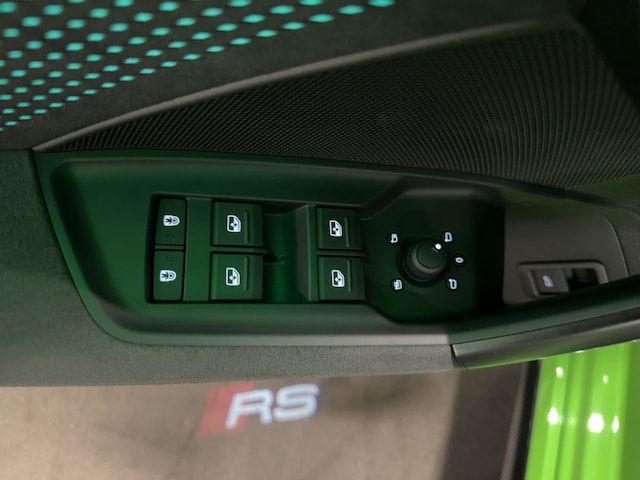 Audi RS3 Quattro S-Tronic Sedan