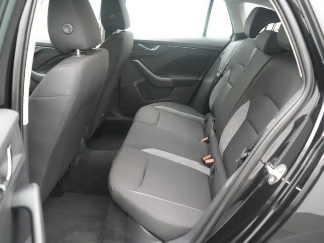 Skoda Scala Essence DSG AHK VIRT SHZ LED PDC PORT N