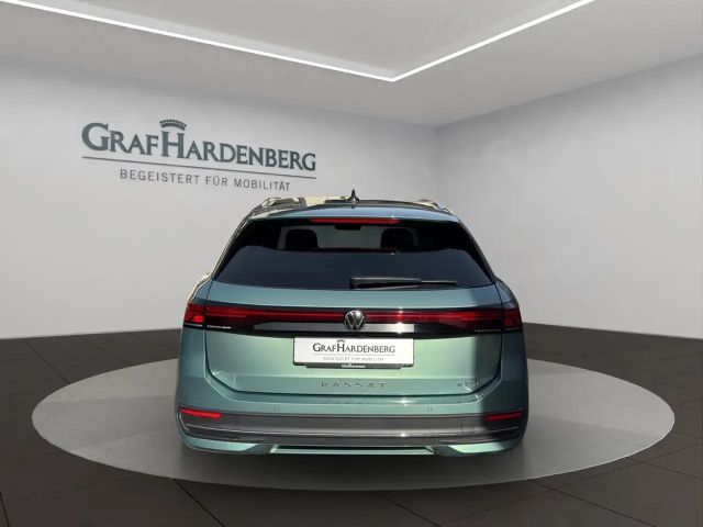 Volkswagen Passat 1.5 eTSI Business DSG Variant