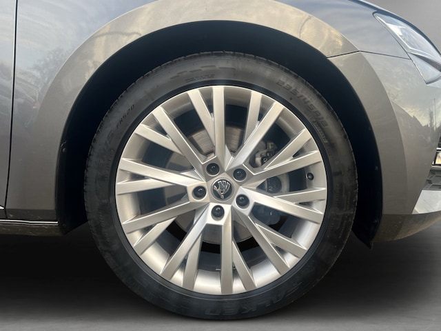 Skoda Superb 2.0 TDI Combi Style Style