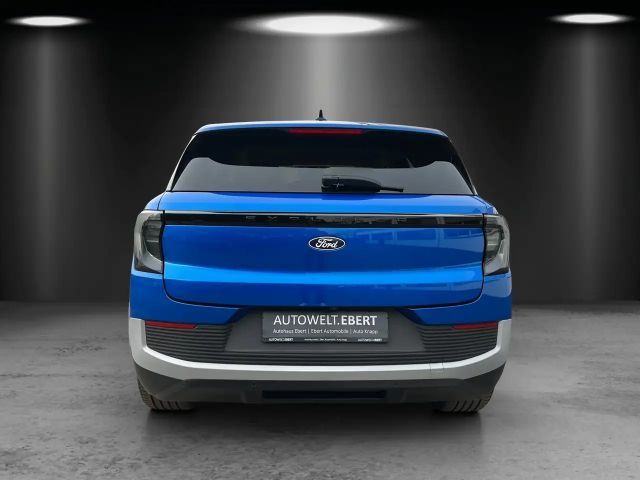 Ford Explorer Extended range RWD