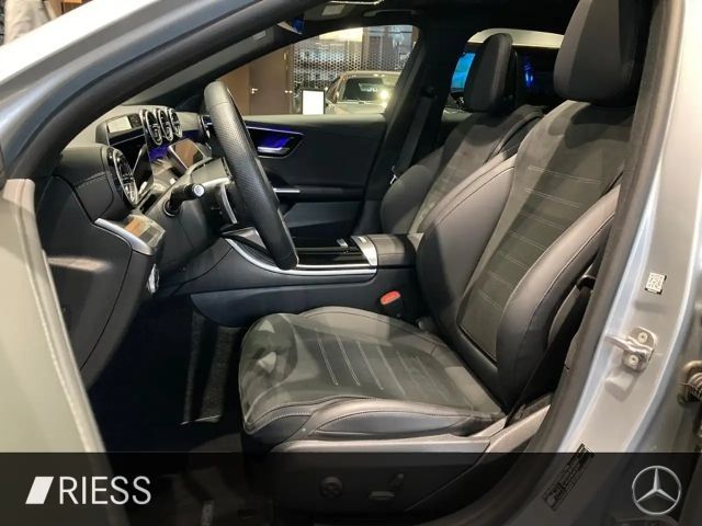 Mercedes-Benz C 200 AMG Line Sedan