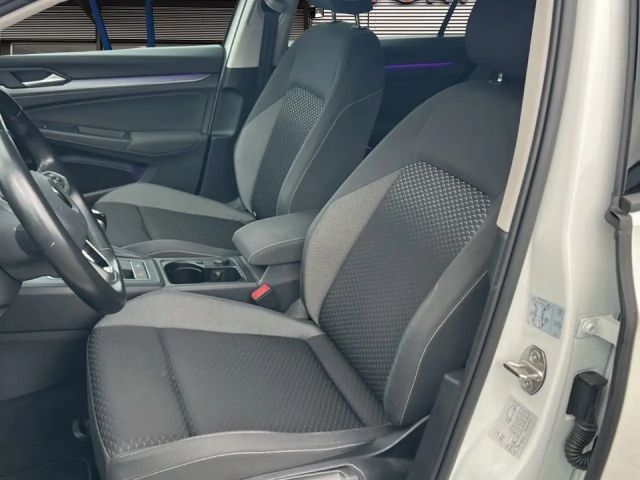 Volkswagen Golf 1.5 TSI Golf VIII IQ.Drive