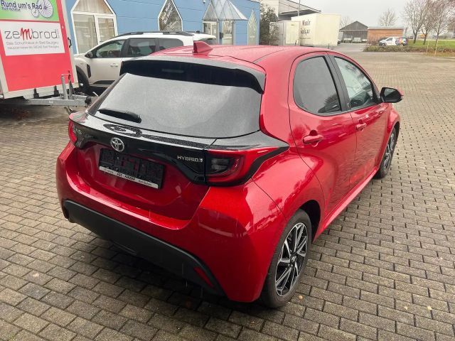 Toyota Yaris Hatchback Hybride Team D