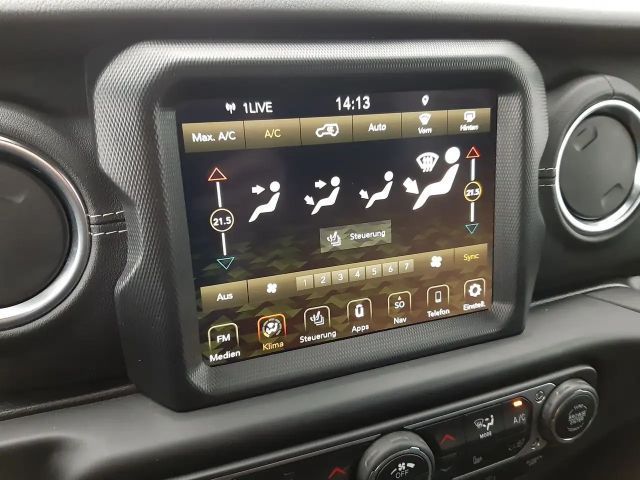 Jeep Wrangler Sahara