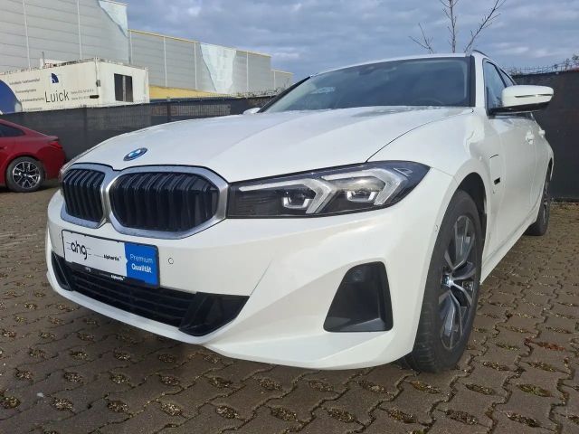 BMW 320 320e Touring