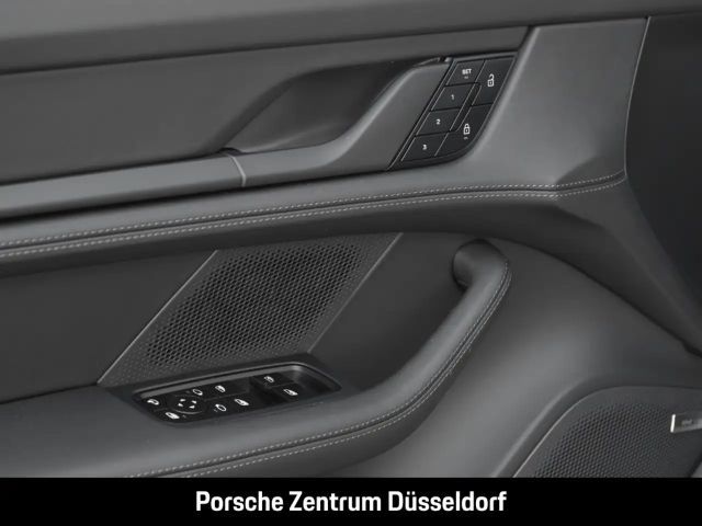 Porsche Taycan 4S Cross Turismo