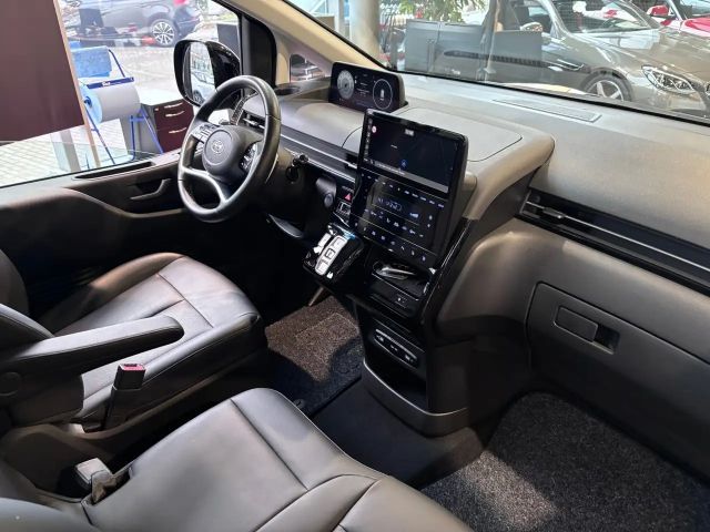 Hyundai Staria Trend