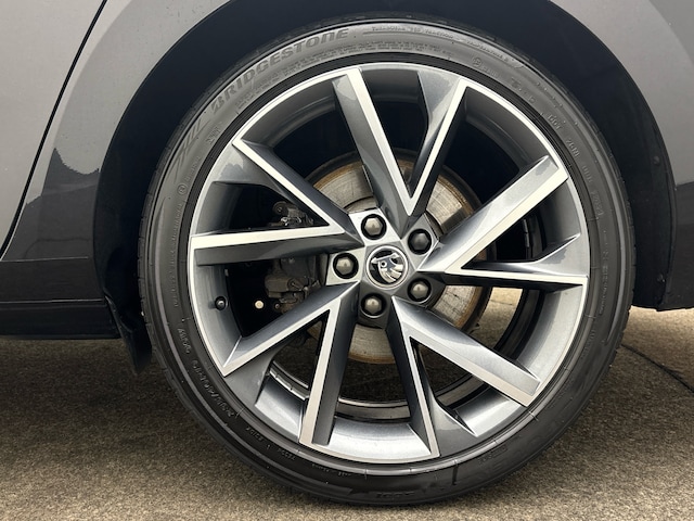 Skoda Superb 2.0 TDI Combi Sportline