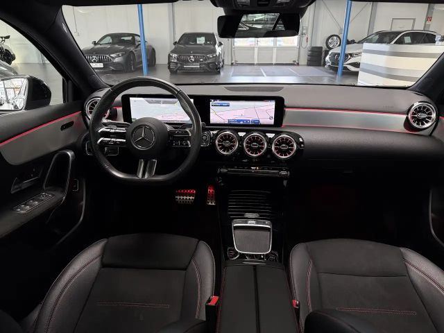 Mercedes-Benz A 200 AMG Line