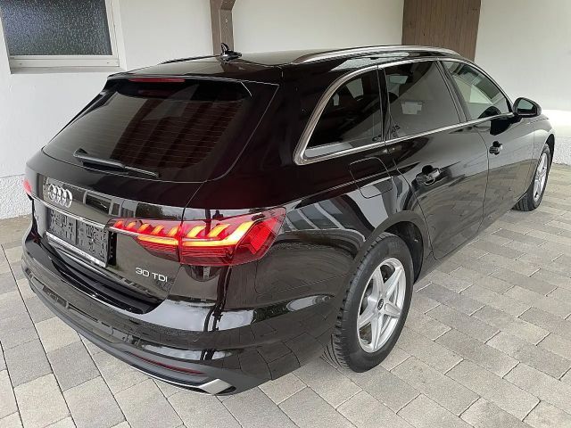 Audi A4 Avant S-Tronic