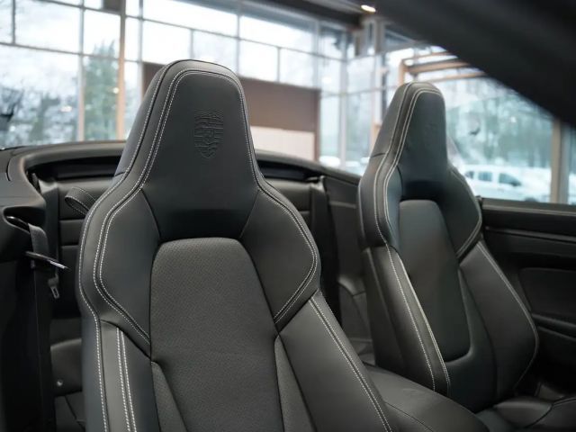 Porsche 911 4 Cabrio Carrera GTS