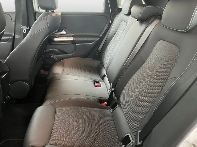 Mercedes-Benz B 200 Progressive Sedan