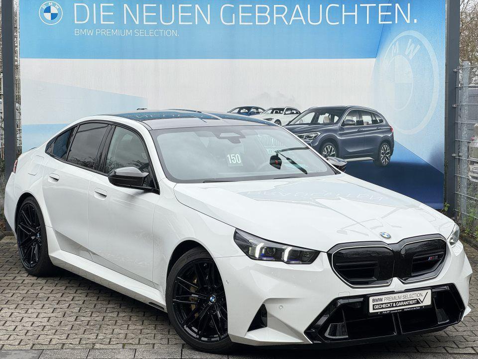 BMW M5 Sedan