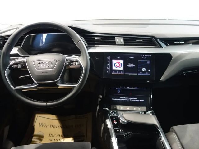 Audi Q8 e-tron 55 Business Quattro