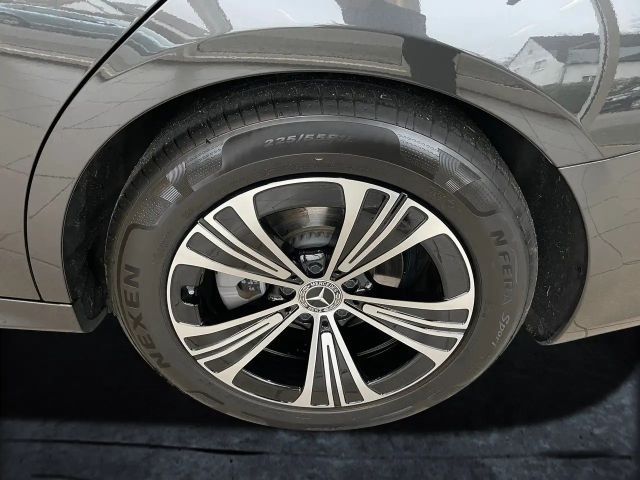 Mercedes-Benz E 200 AVANTGARDE Estate