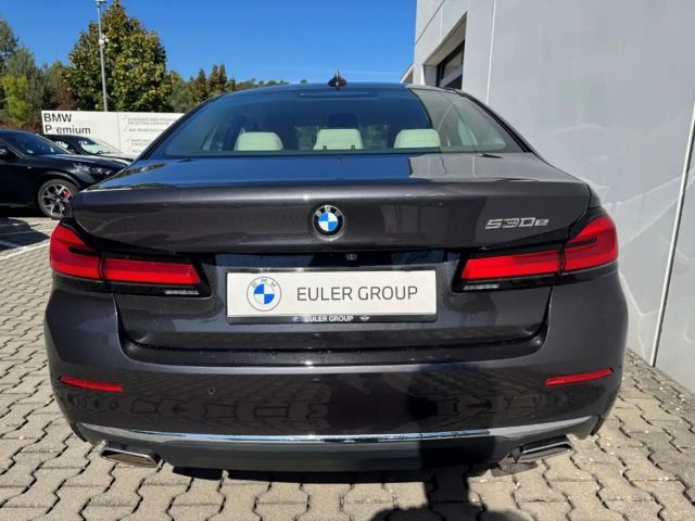 BMW 530 530e Luxury Line Sedan