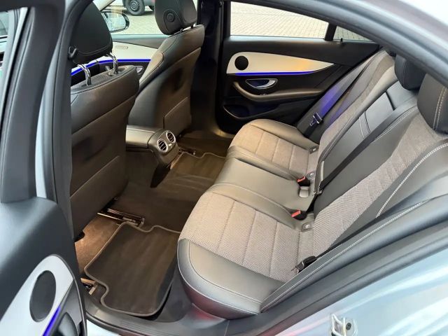 Mercedes-Benz E 220 E 220 d Sedan