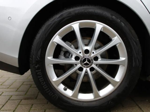 Mercedes-Benz B 180 Sedan