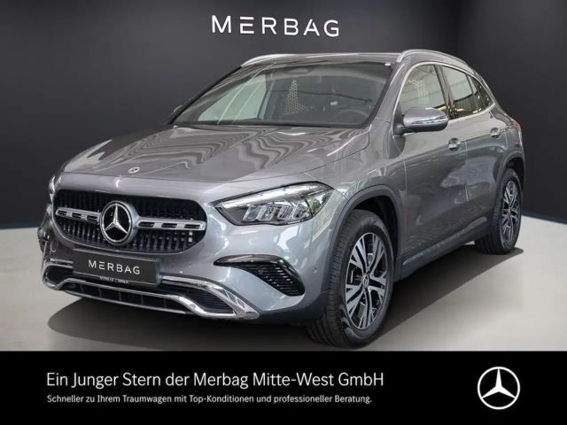Mercedes-Benz GLA 180 W-Paket ParkAss. LED SpurH el.Heck LM