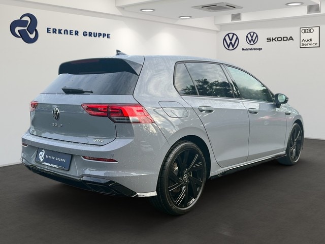 Volkswagen Golf 1.5 eTSI DSG Golf VIII R-Line