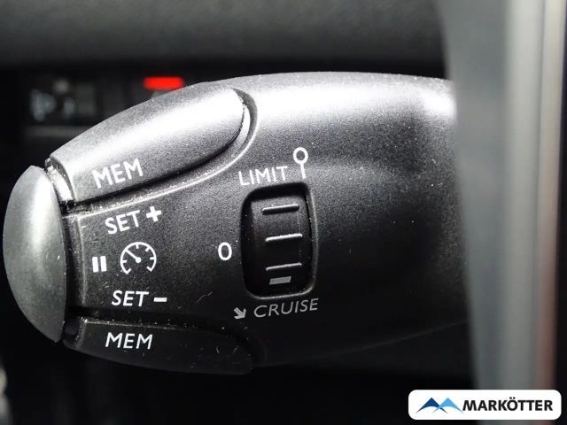 Peugeot E-2008 Allure Pack