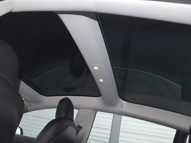 Tesla Model 3 RWD Standard Range