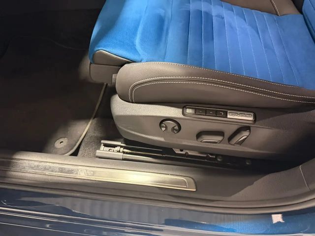 Volkswagen Passat Elegance Elegance