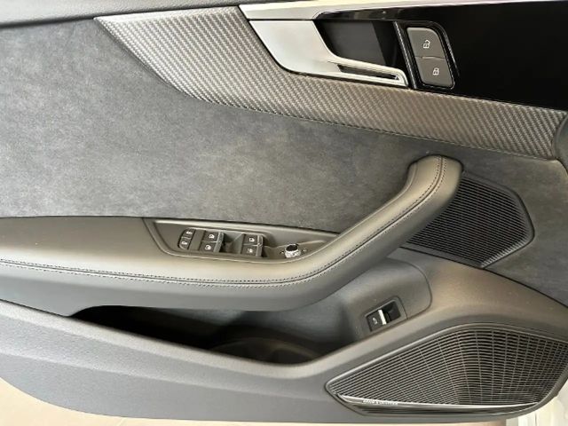 Audi RS4 Avant Competition Quattro