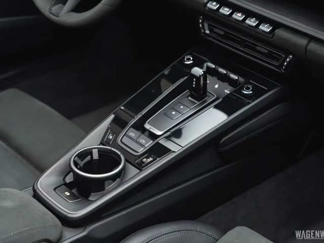 Porsche 992 4 Cabrio GTS Targa