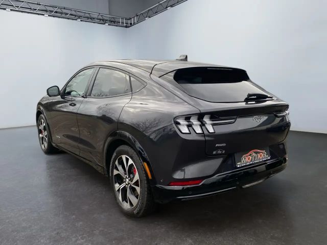 Ford Mustang Mach-E AWD Standard range