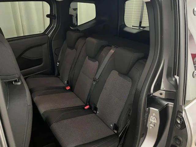 Mercedes-Benz T 180 T 180 d 7Gtr RfKam MBUX Totwi  CarPlay