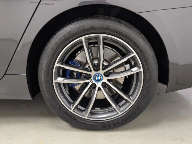 BMW 530 530e M-Sport Sedan xDrive