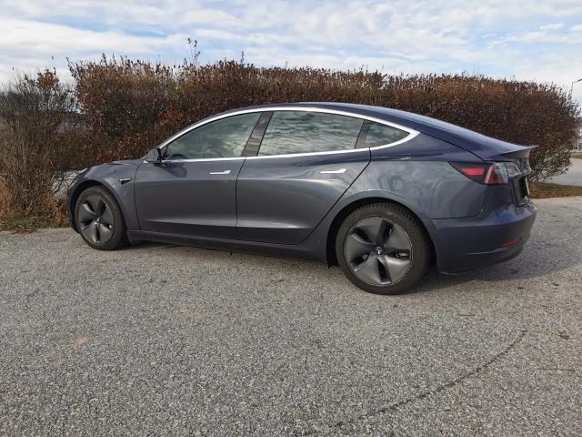 Tesla Model 3 RWD Standard Range