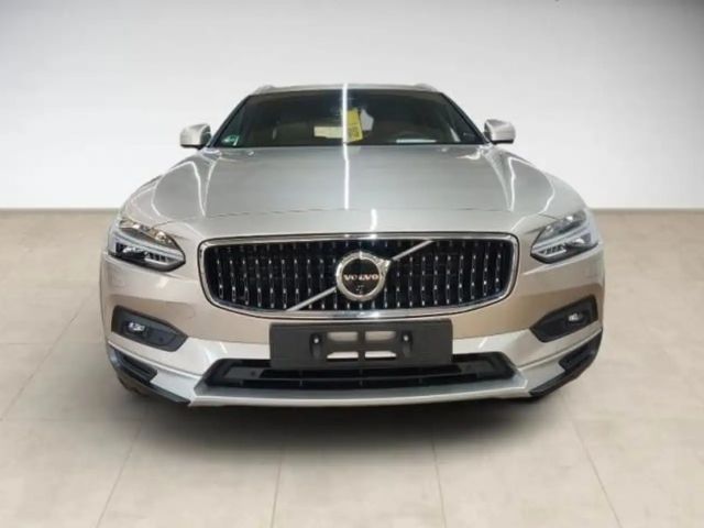 Volvo V90 Cross Country AWD Plus