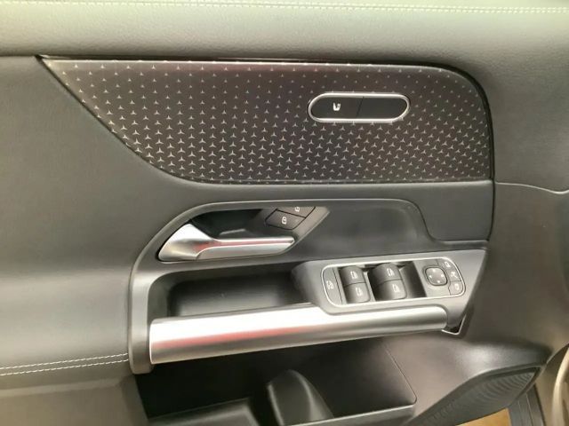 Mercedes-Benz B 220 B 220 d