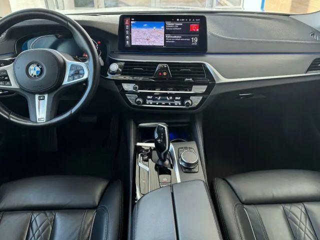 BMW 540 540i Sedan xDrive