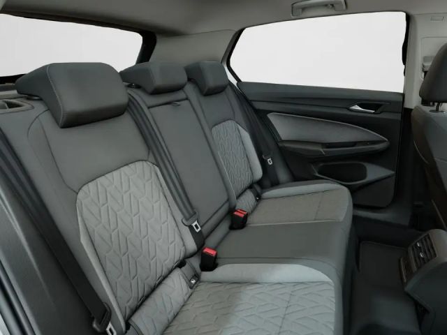 Volkswagen Golf 1.5 TSI Business Life