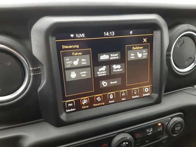 Jeep Wrangler Sahara