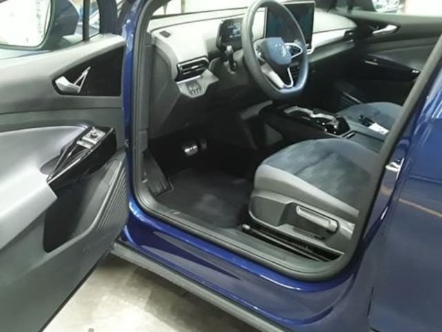 Volkswagen ID.4 79kWh Navi*LED*ACC*SHZ*Wärmepumpe