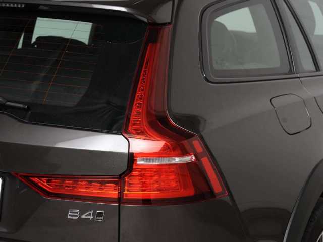 Volvo V60 Cross Country AWD Plus