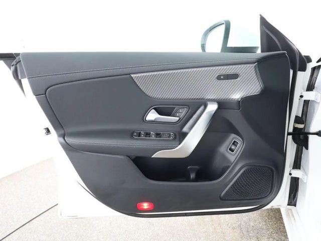 Mercedes-Benz CLA 180 Coupé Progressive