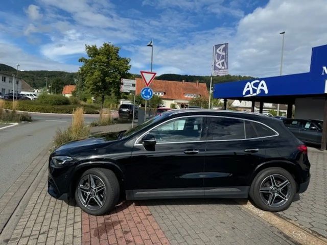 Mercedes-Benz GLA 200 AMG Line GLA 200 d