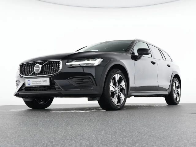 Volvo V60 Cross Country AWD Plus