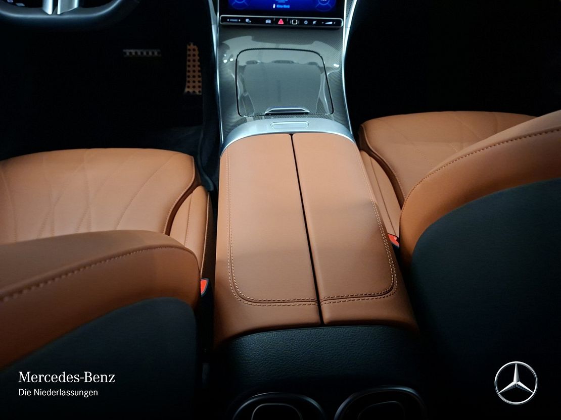 Mercedes-Benz C 300 4MATIC C 300 d Sedan