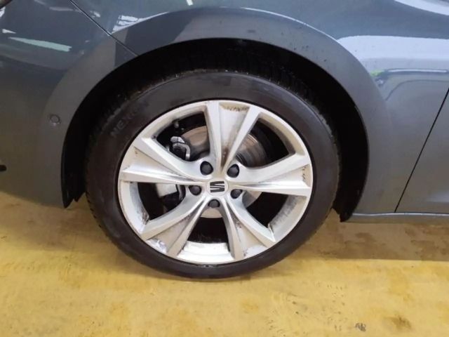 Seat Leon 1.5 eTSI FR-lijn Sportstourer
