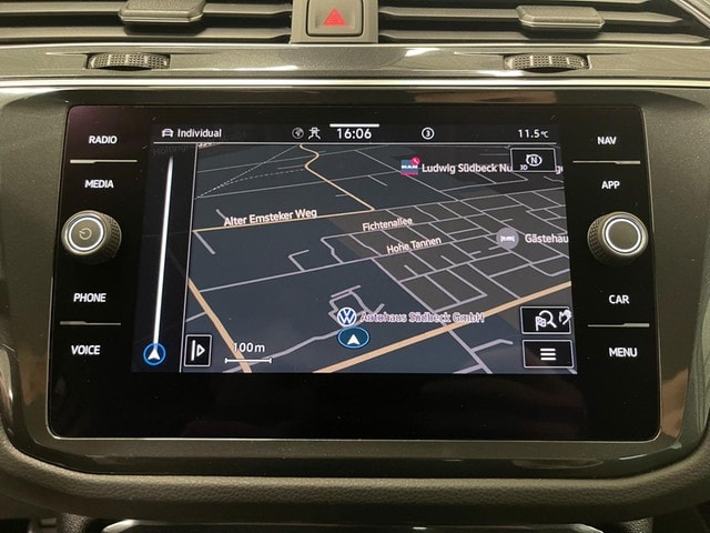 Volkswagen Tiguan Tiguan 1.5 TSI Move ACC+AHK+NAVI+KAMERA+LED