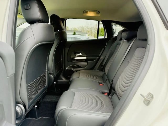 Mercedes-Benz GLA 200 Progressive