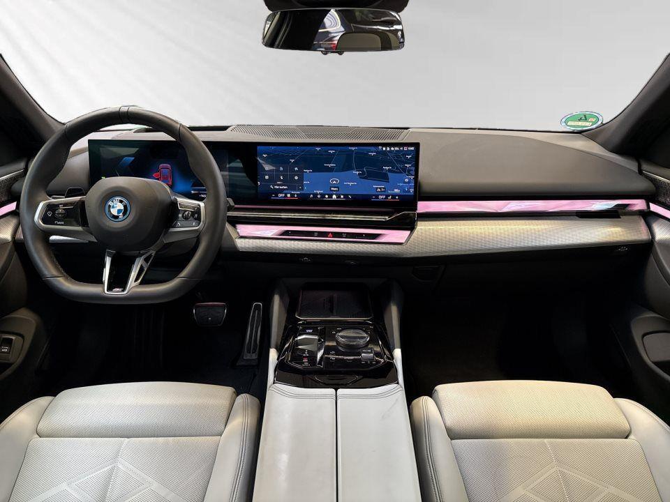 BMW i5 eDrive40