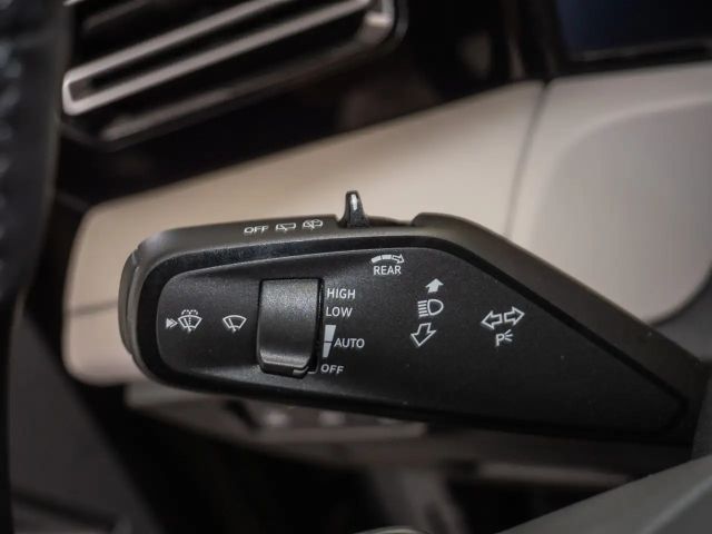 Volkswagen Tiguan 1.5 eTSI Elegance Elegance